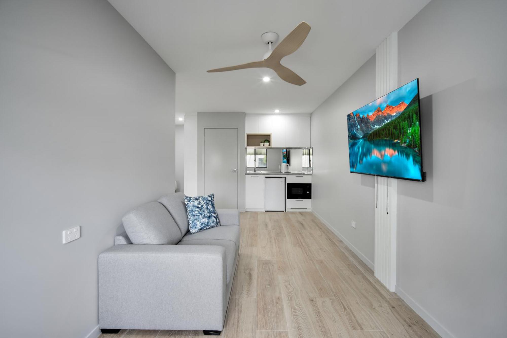 Belmoral Corporate Suites (Adults Only) Townsville Exterior photo