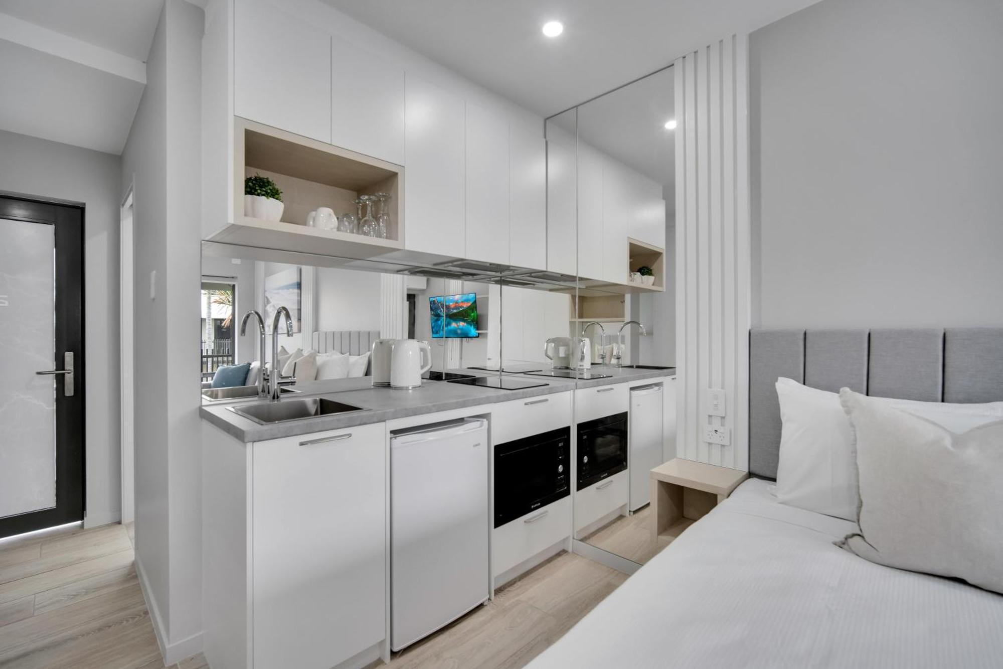 Belmoral Corporate Suites (Adults Only) Townsville Exterior photo
